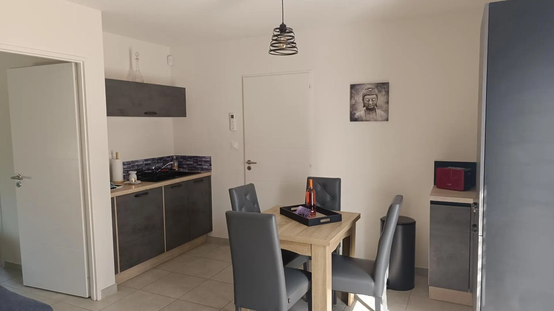 Apartment La Cigale Sous L'Olivier - Chambre , Sdb Et Salon Prive - Piscine Les Taillades