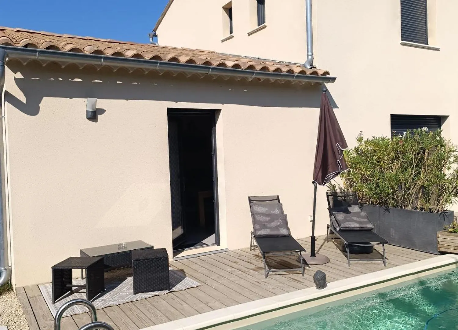 La Cigale Sous L'Olivier - Chambre , Sdb Et Salon Prive - Piscine Les Taillades Apartment